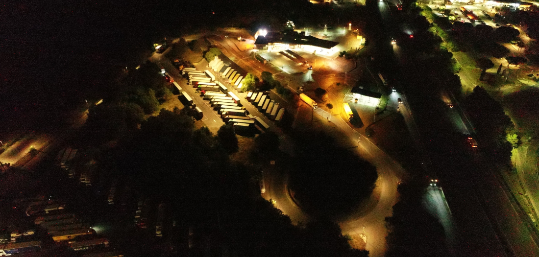 Aerial view of the Gare de Péage de Vienne-Reventin toll plaza on the A7 motorway, featuring newly upgraded lighting by CU Phosco